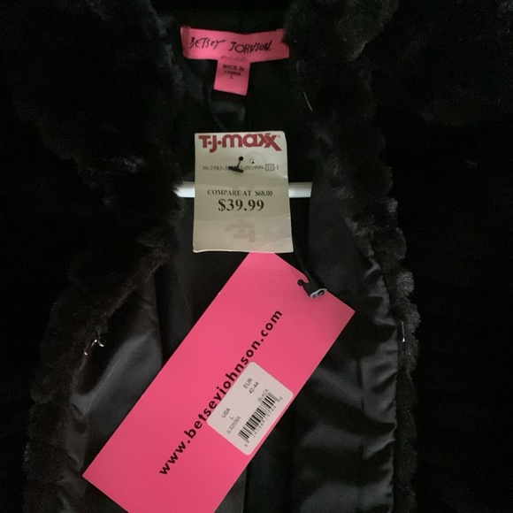 NWT black Betsey Johnson cropped faux fur jacket - Picture 6 of 7